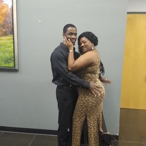 Meet your Posher, Angelia